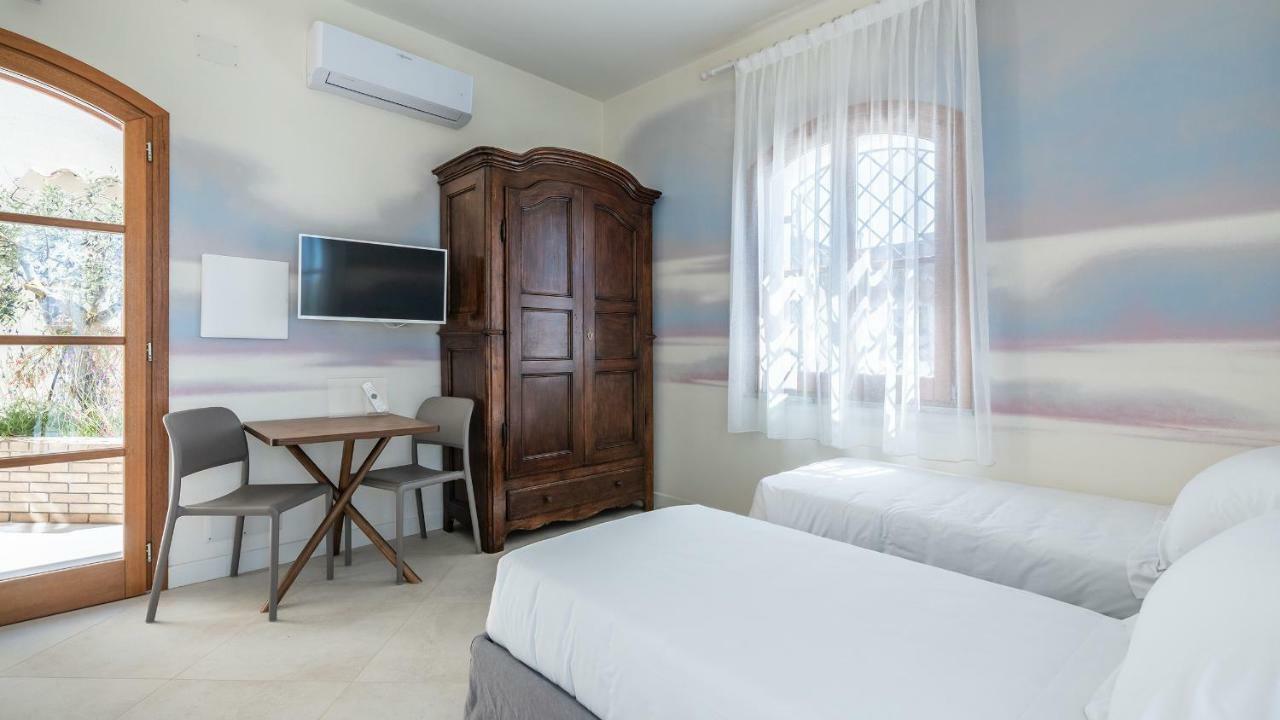 Italianway - Locanda della Meridiana Pula Bagian luar foto